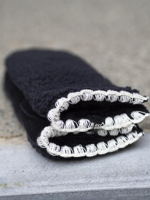 Fluff Scalloped Mitten Sort