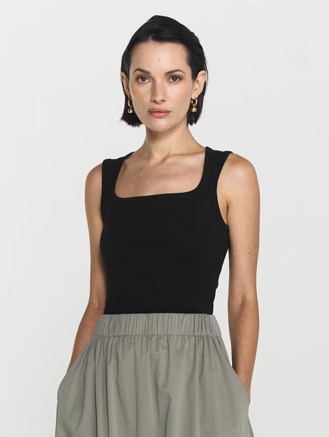 Hera Singlet Sort