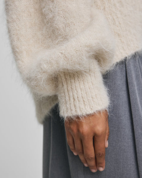 Thira Salmia Pullover Offwhite