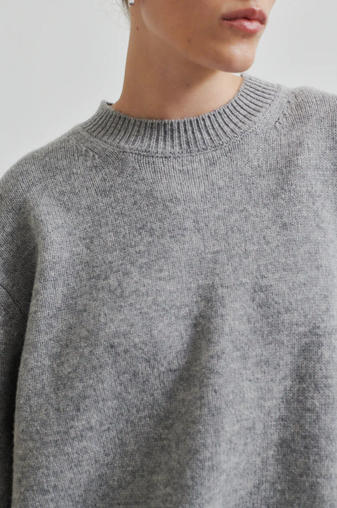 Alpha Knit o-neck Grå