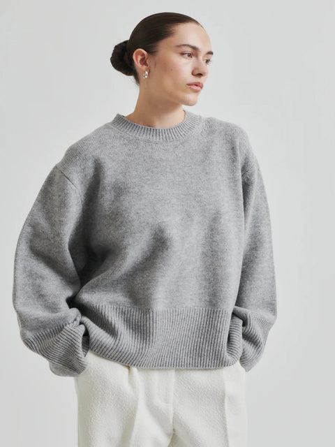 Alpha Knit o-neck Grå