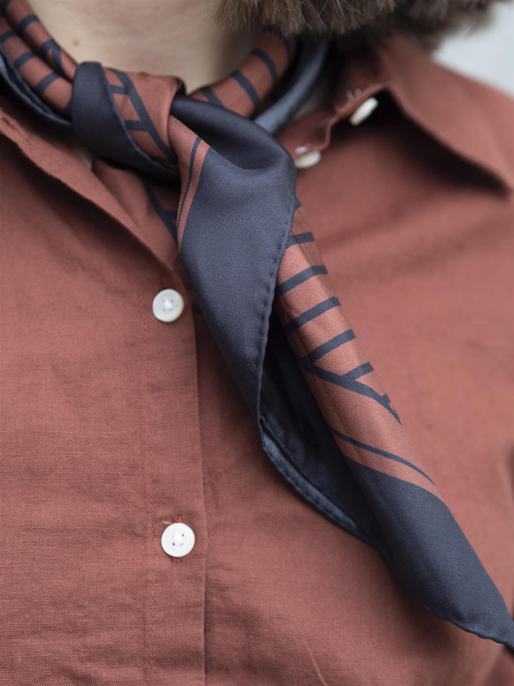 Sara silk Scarf Brun