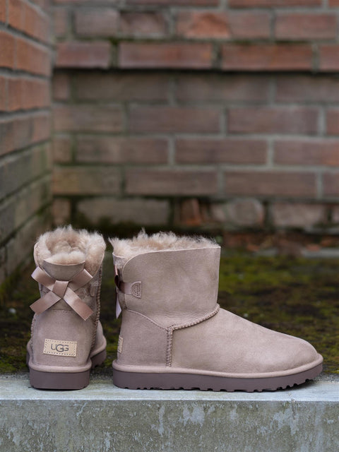 Mini Bailey Bow Rockey Oak