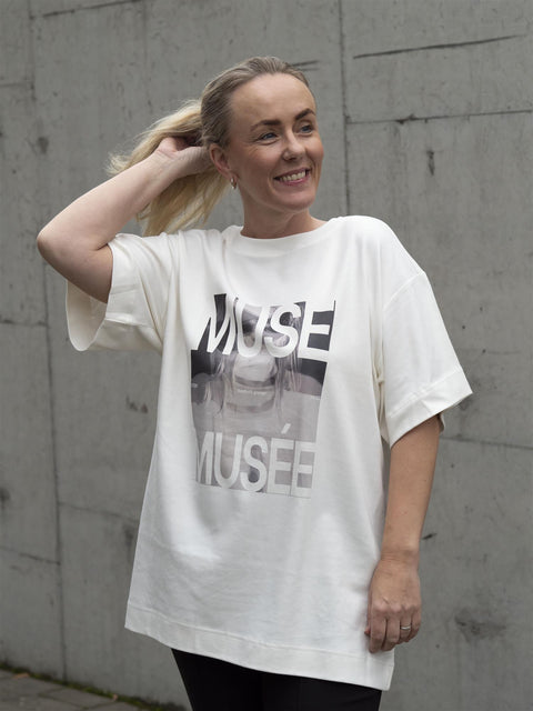 Muse-Tee lang Offwhite