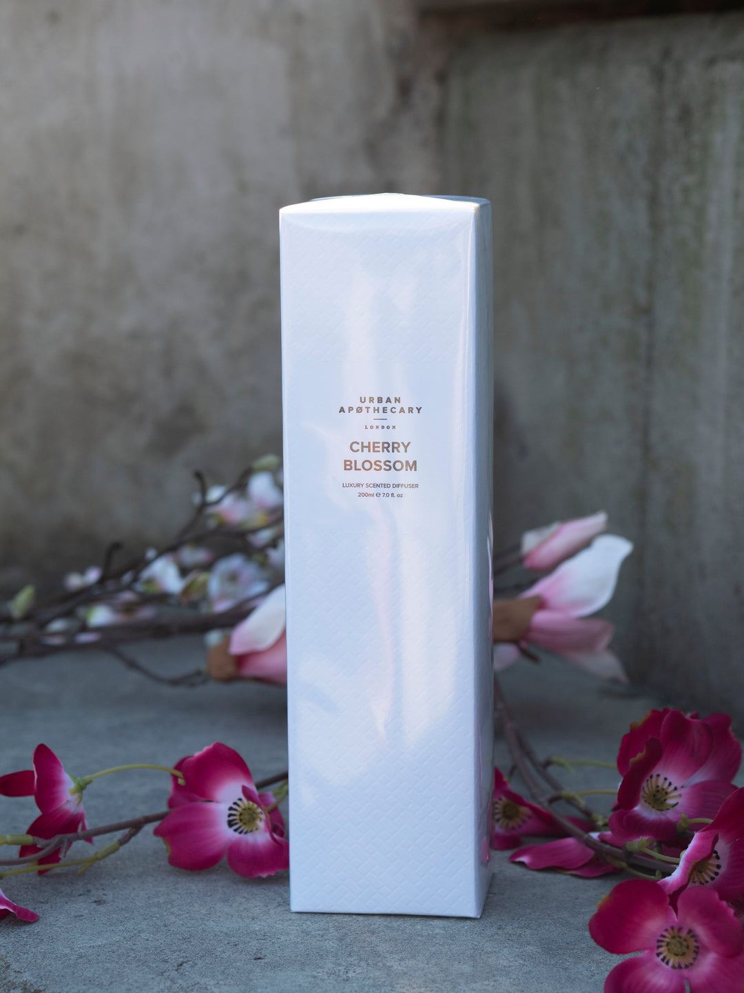 Black Glass Diffuser Cherry Blossom Sort