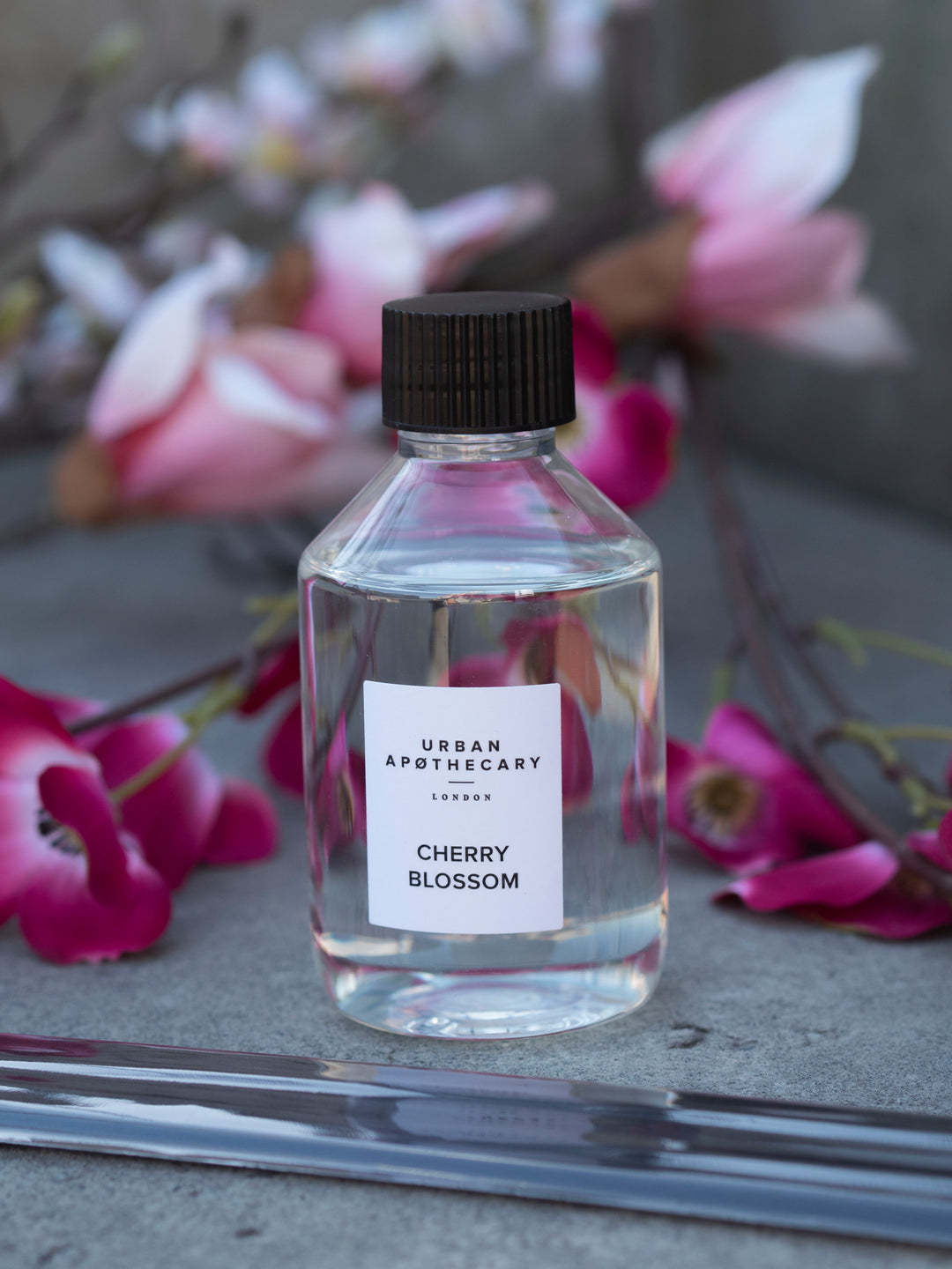 Black Glass Diffuser Cherry Blossom Sort