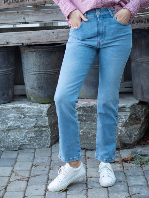 Malena cloudy bleach Lysblå
