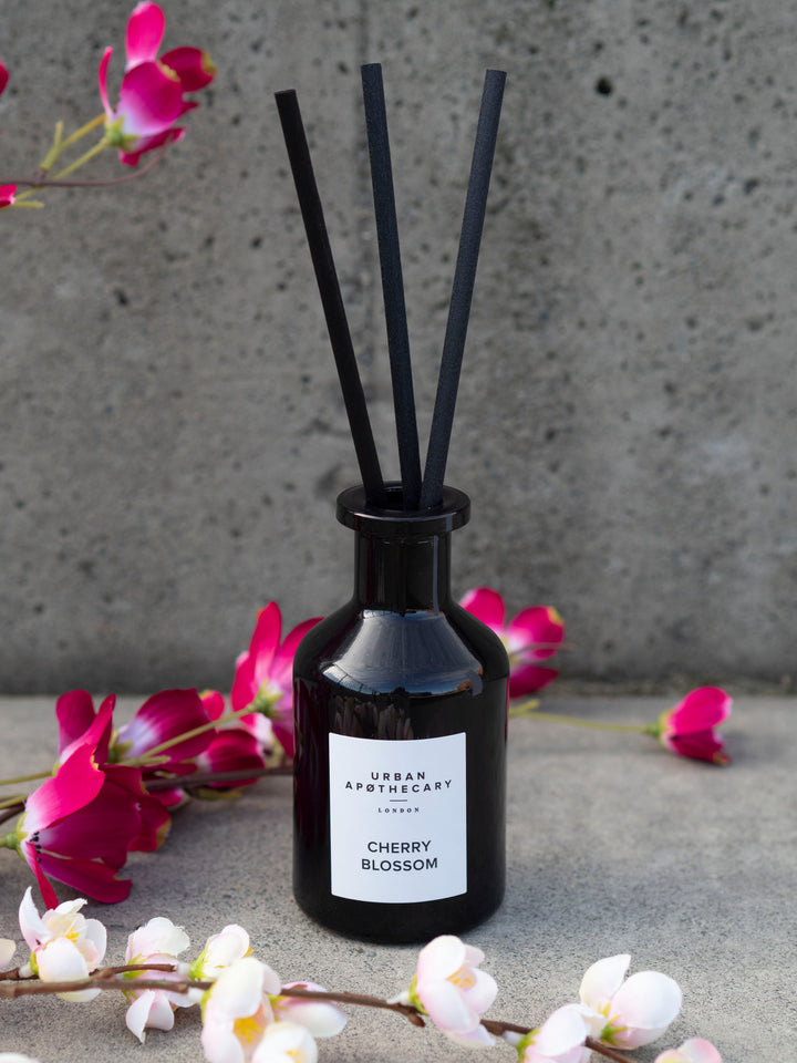 Black Glass Diffuser Cherry Blossom Sort