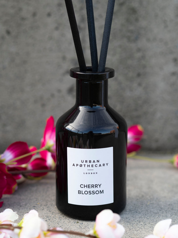 Black Glass Diffuser Cherry Blossom Sort