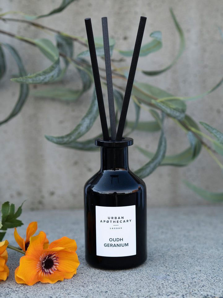 Black Glass Diffuser Oudh Geranium Sort
