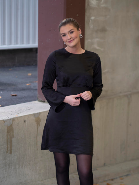 Vima open back dress Sort