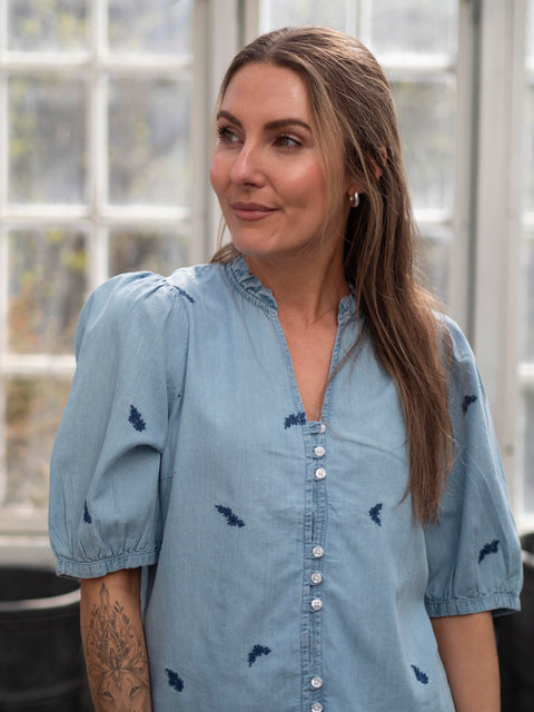 Pernille shirt Lyseblå