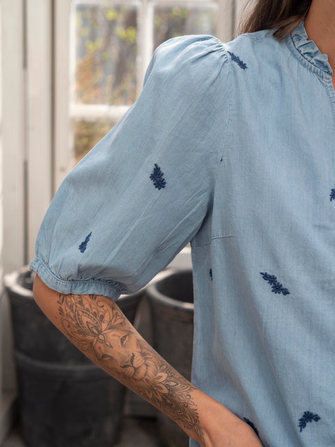 Pernille shirt Lyseblå