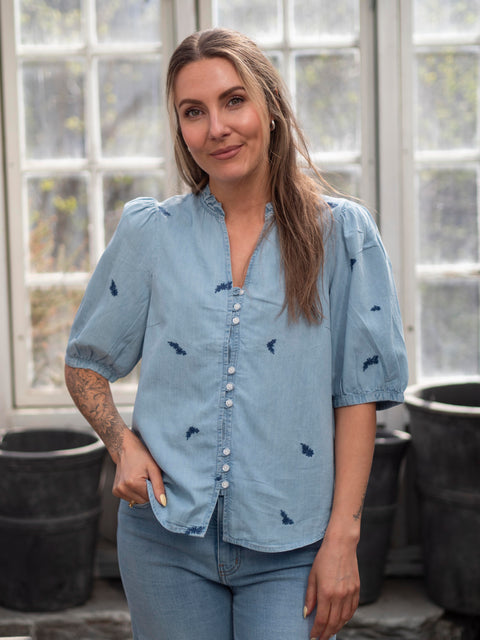 Pernille shirt Lyseblå