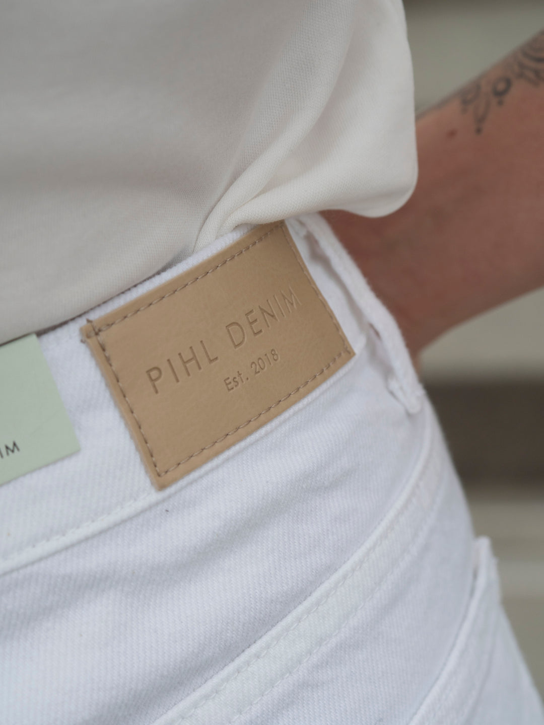 Billie Hvit