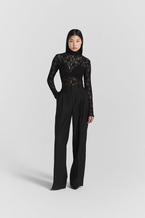 Mariana Lace Top Sort