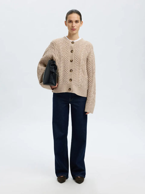Nelly knit o-neck cardigan Beige