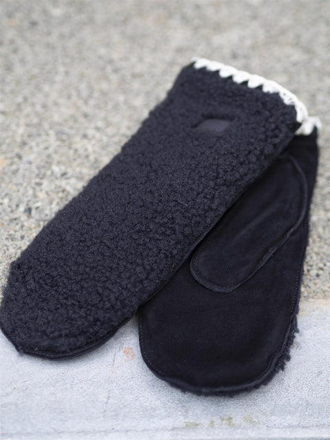 Fluff Scalloped Mitten Sort