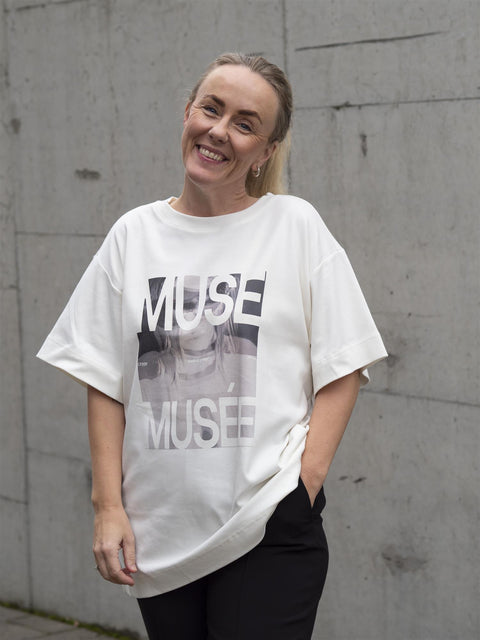 Muse-Tee lang Offwhite