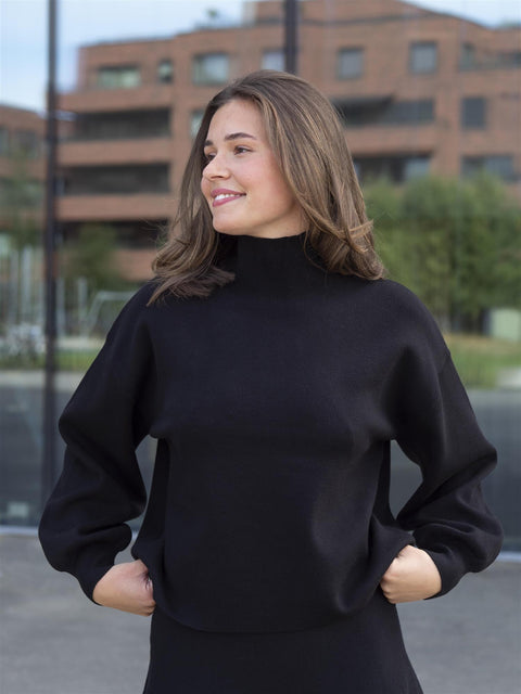 Mercy East Pullover Sort