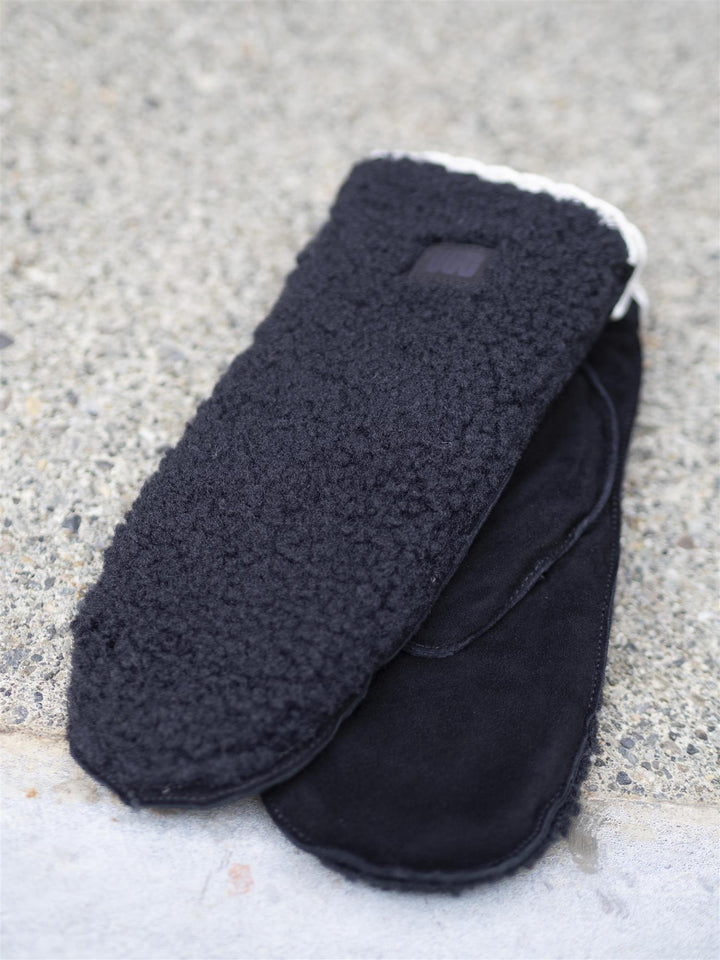 Fluff Scalloped Mitten Sort