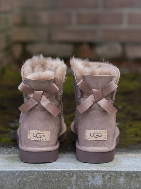Mini Bailey Bow Rockey Oak