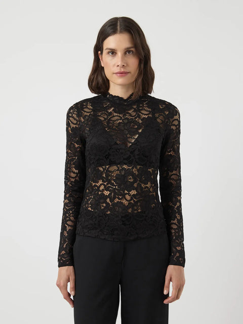 Lacey lace top Sort