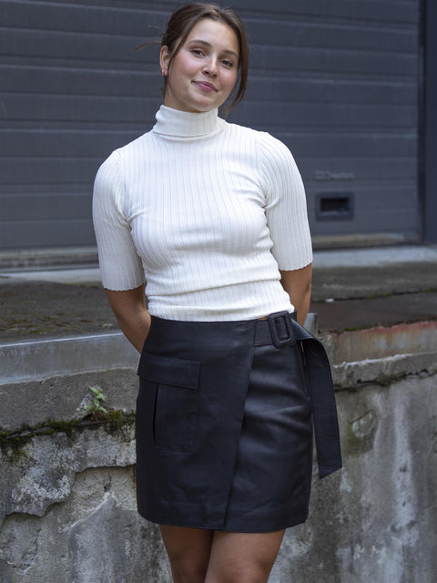 Malikka Short Leather Skirt Sort