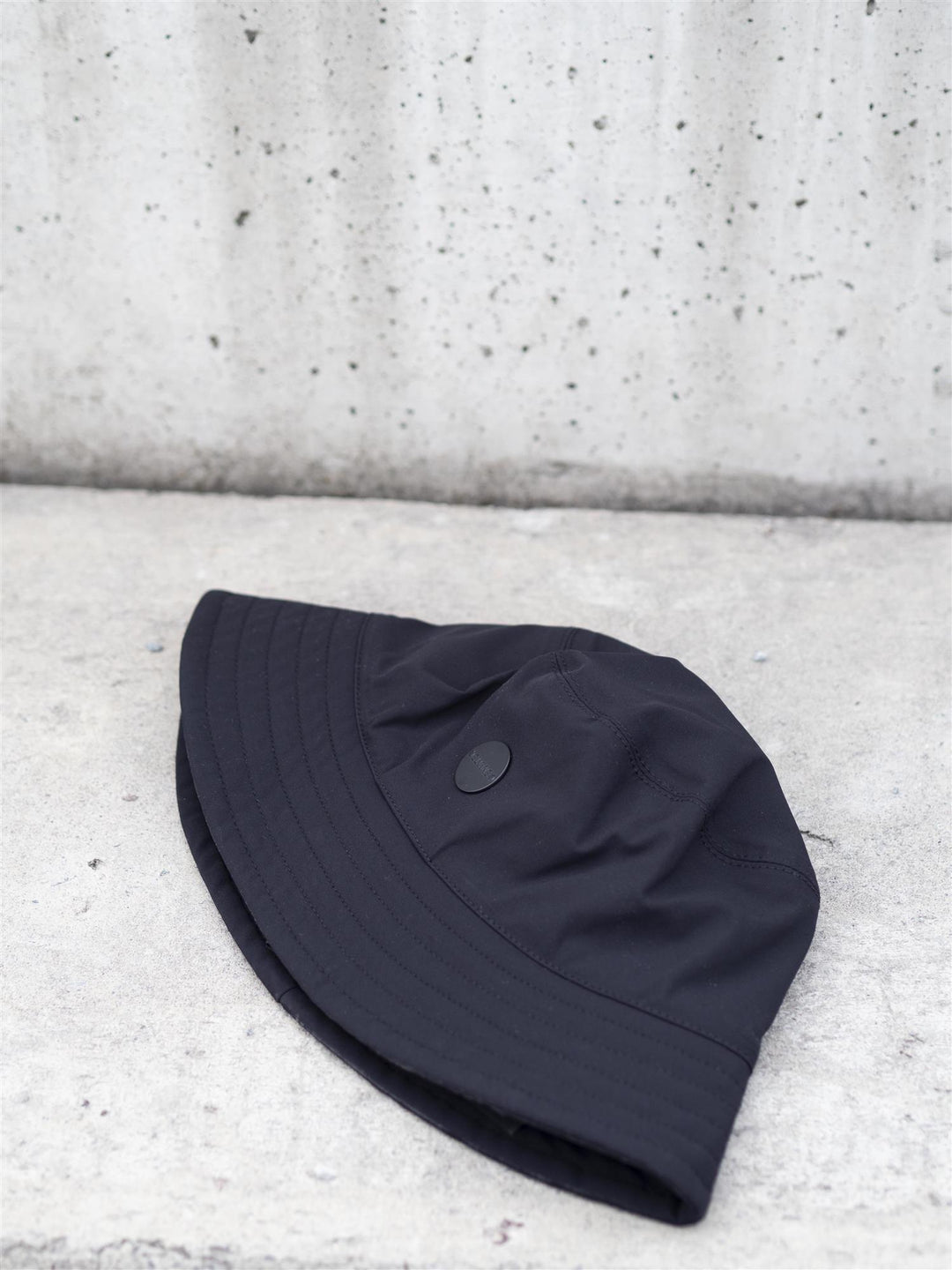 Wilfred hat Sort