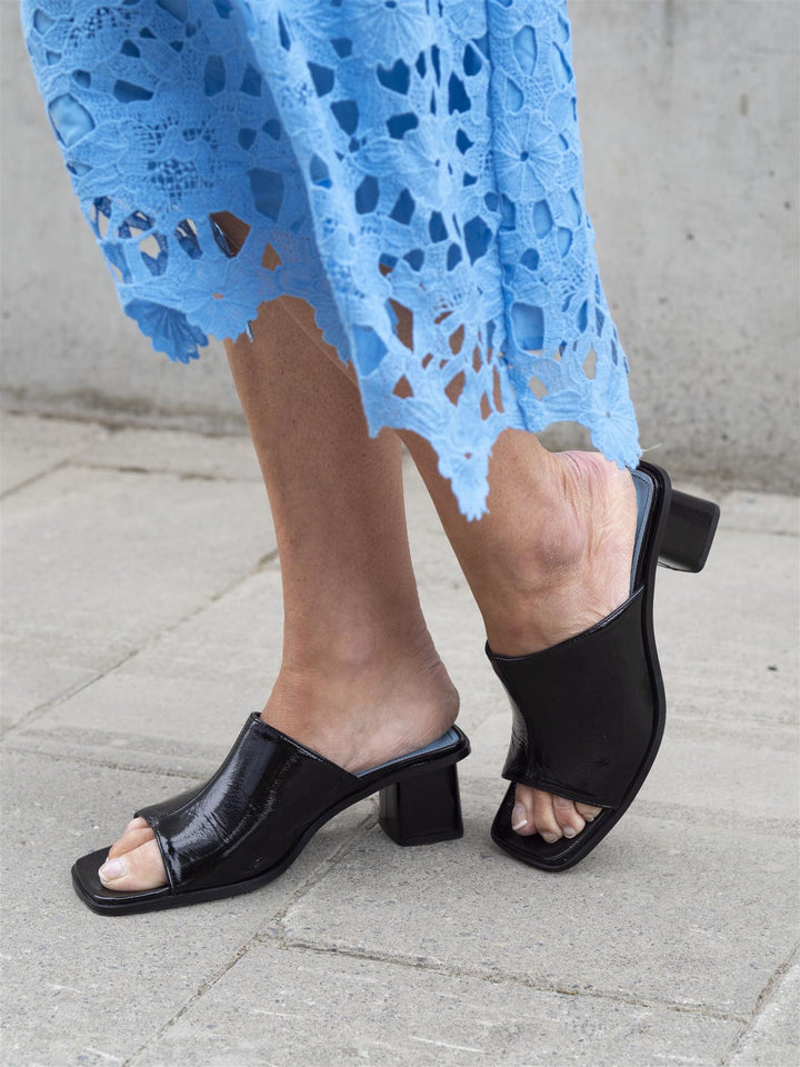 Maddie Patent Leather Sort