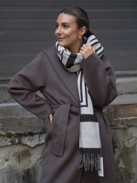 Milla shawlcollar Brun