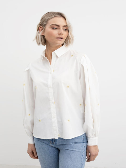 Sofia Shirt Embroided Sunflower Hvit