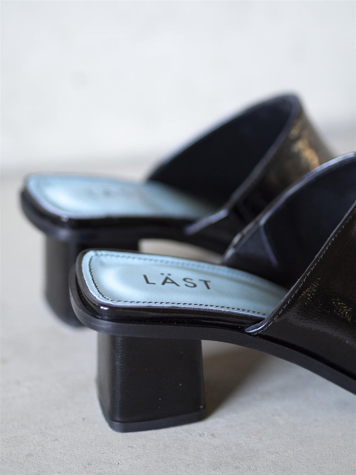 Maddie Patent Leather Sort